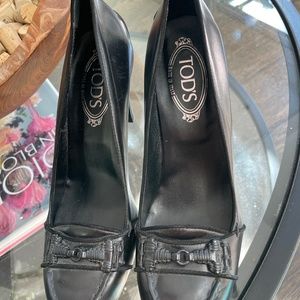 Like new worn once Todd’s pumps . Size 39.5 euro narrow